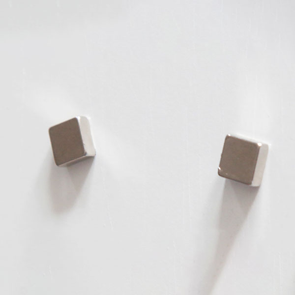 Super Strong Square Neodymium Magnets (packed 4)