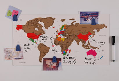 <strong>Scratch Off Magnetic World Travel Map</strong>