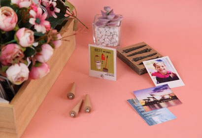 <strong>Magnetic Wooden Pictures Holder</strong>
