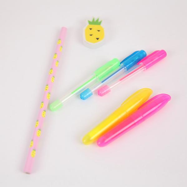 Stationery set with pineapple design